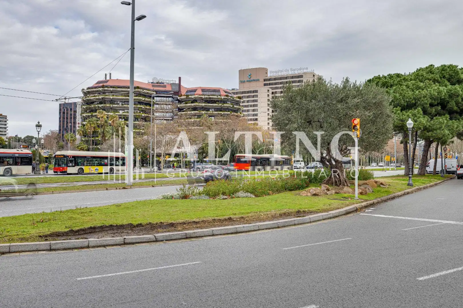 Vista exterior de Garatge en venda en Barcelona