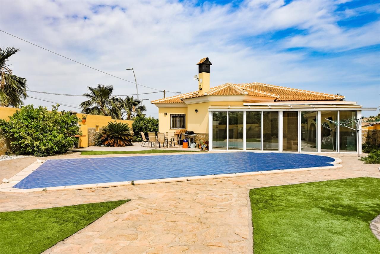 Swimming pool of House or chalet for sale in Arboleas  with Air Conditioner, Heating and Private garden