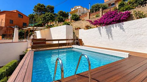 Foto 2 de Casa o chalet en venta en Calle Montblanc, Castellnou - Can Mir - Can Solà, Rubí