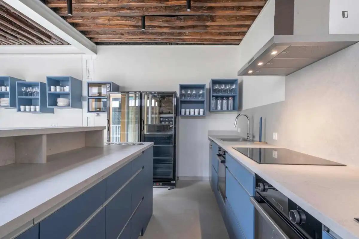 Kitchen of Houses for share in Madrid  with Heating, Furnished and Oven