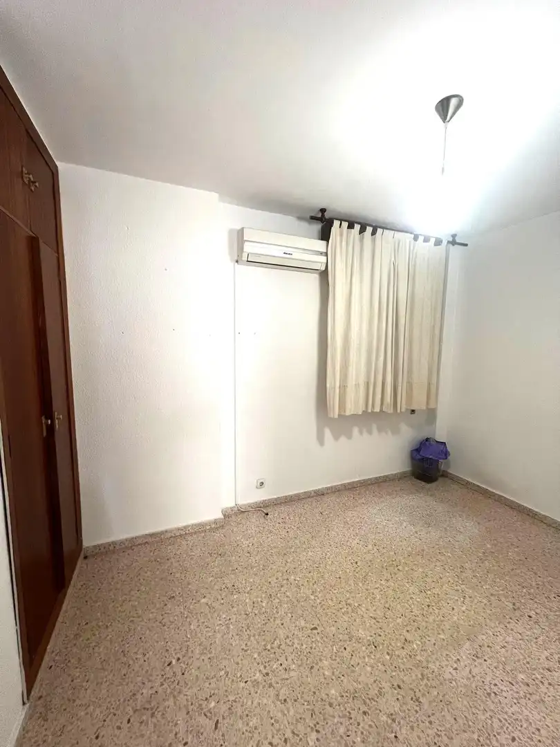 Dormitori de Casa adosada en venda en Sevilla amb Aire condicionat, Terrassa i Piscina comunitària