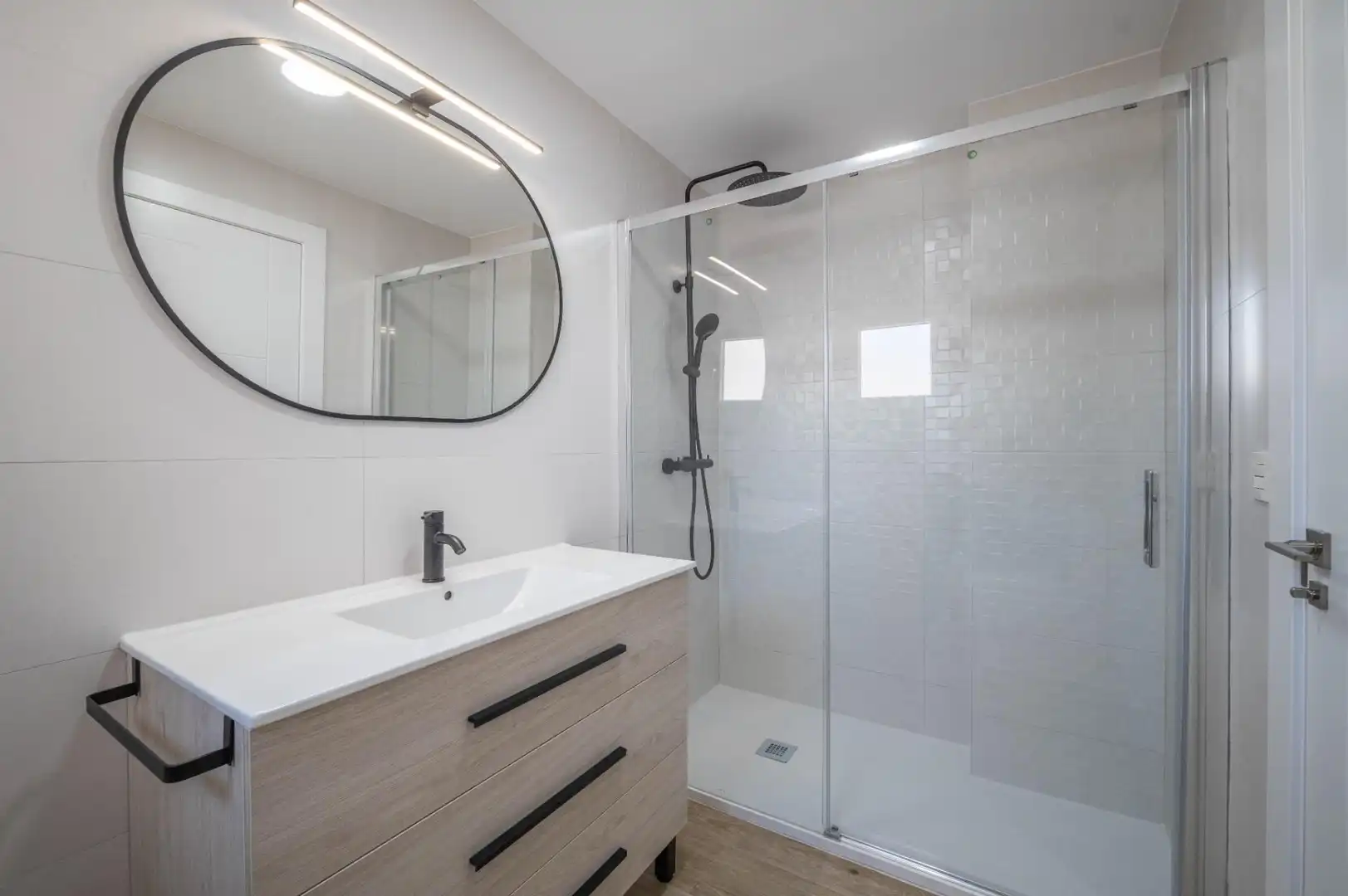 Baño de Ático en venta en Granada con Aire acondicionado, Calefacción y Terraza