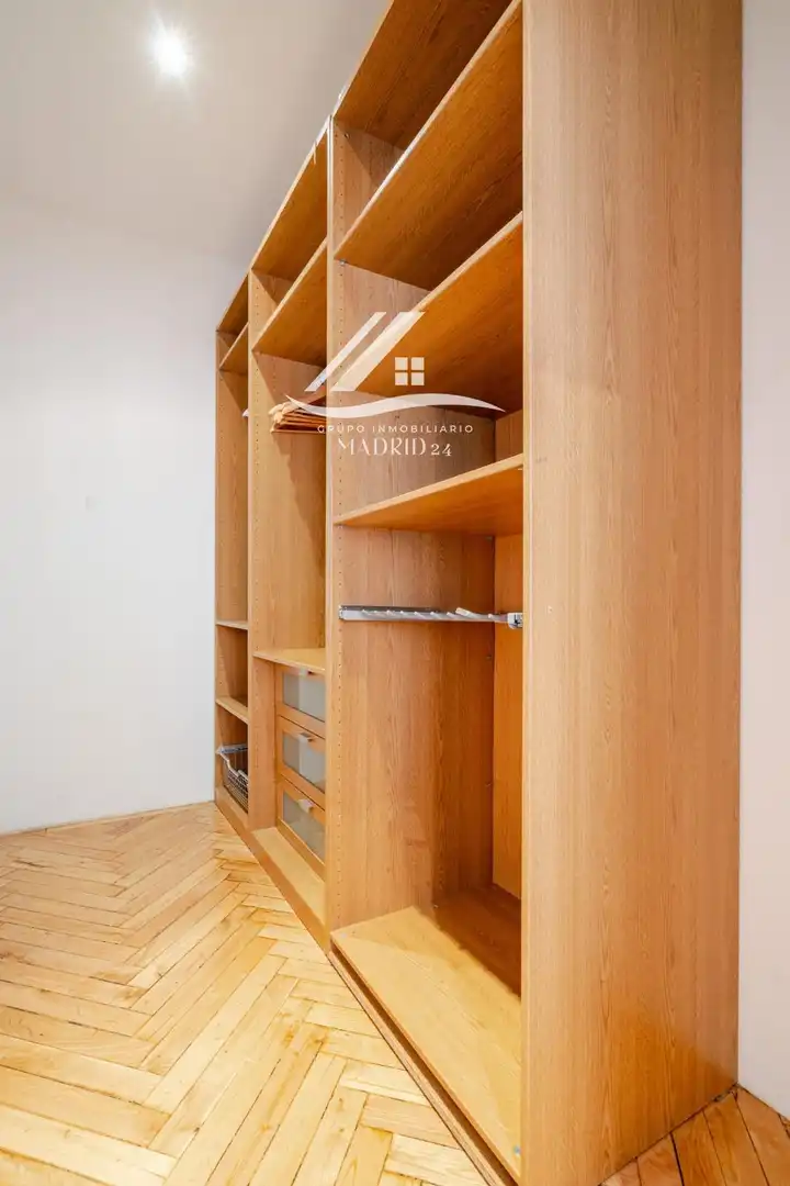 Habitación de Piso de alquiler en Madrid con Aire acondicionado, Calefacción y Amueblado