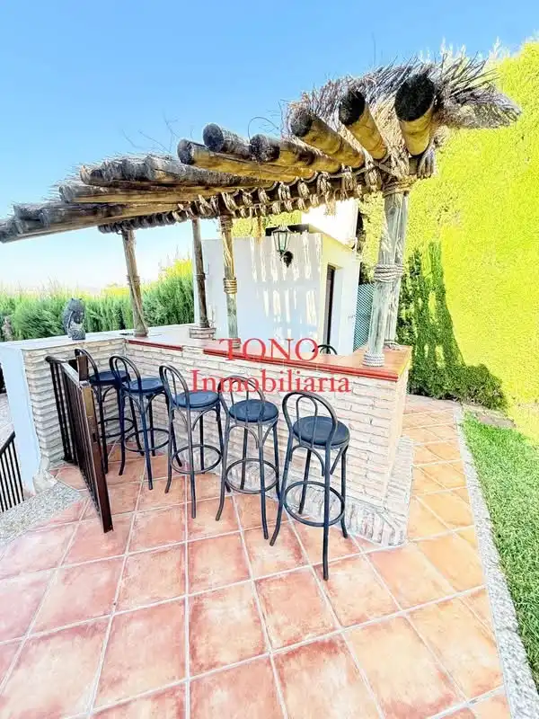 Detached house with terrace for sale in Calle Adriano 12, imagen 4
