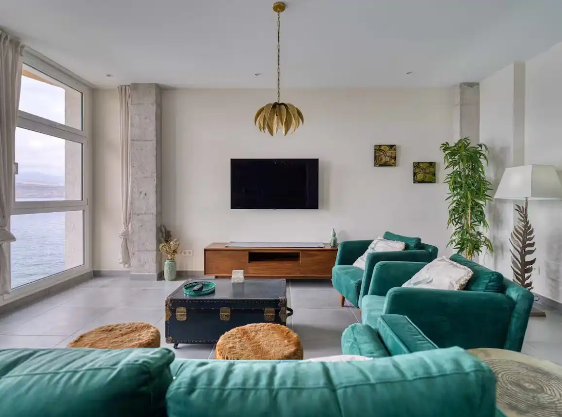 Sala d'estar de Apartament de lloguer en Las Palmas de Gran Canaria amb Aire condicionat, Calefacció i Parquet