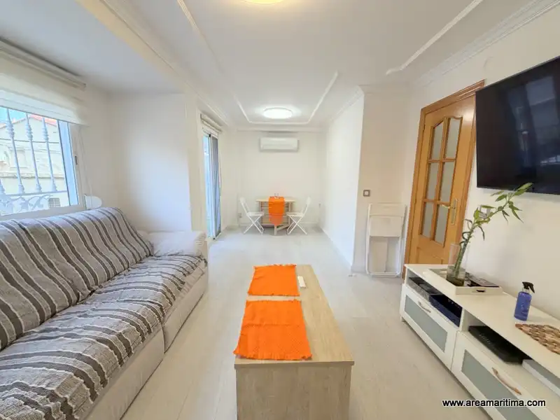 Living room of Flat for rent in Valencia  with Air Conditioner, Furnished and Oven