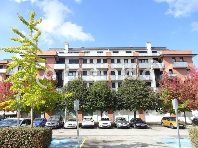 Piso en Alquiler en De La Libertad en Mompia