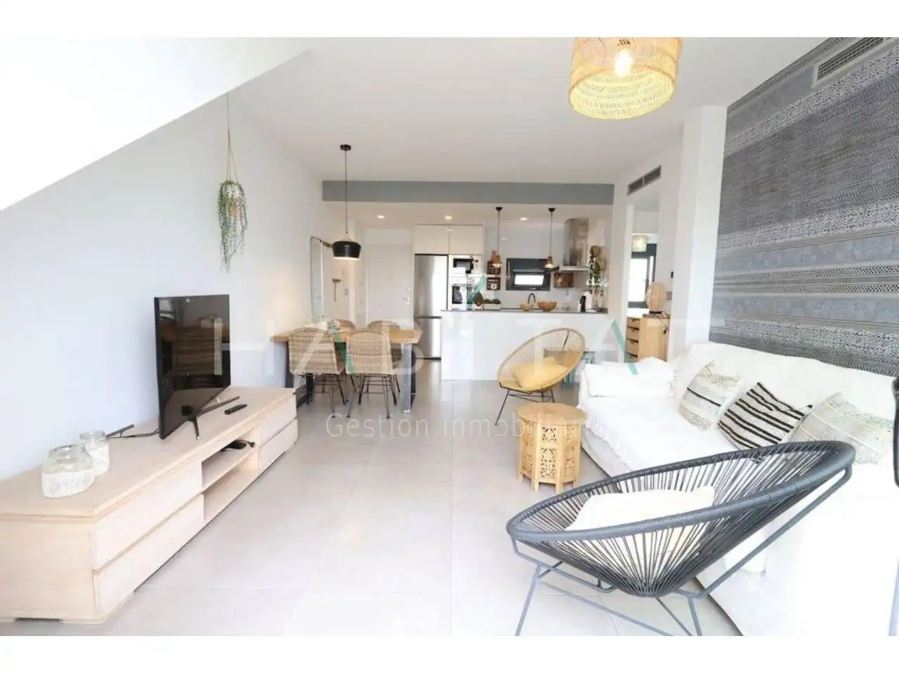 Sala d'estar de Casa o xalet en venda en Pilar de la Horadada amb Aire condicionat, Terrassa i Moblat