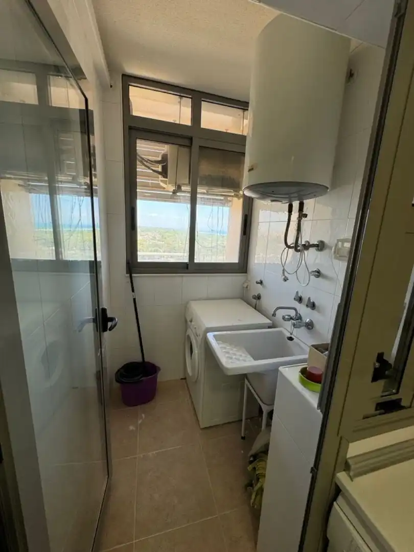 Baño de Piso en venta en Guardamar del Segura con Aire acondicionado, Jardín privado y Terraza