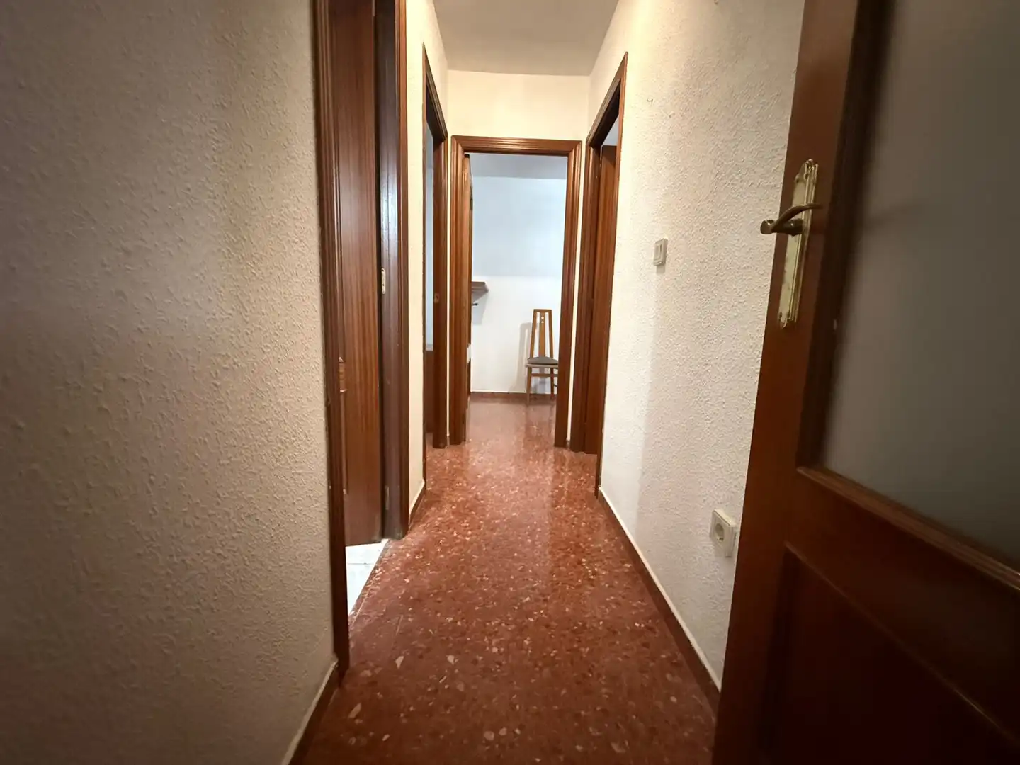 Wohnung zum Verkauf in Paterna mit Terrasse und Ofen