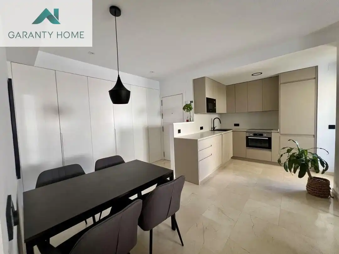 Küche von Wohnung zur Miete in Benalmádena mit Klimaanlage, Privatgarten und Terrasse