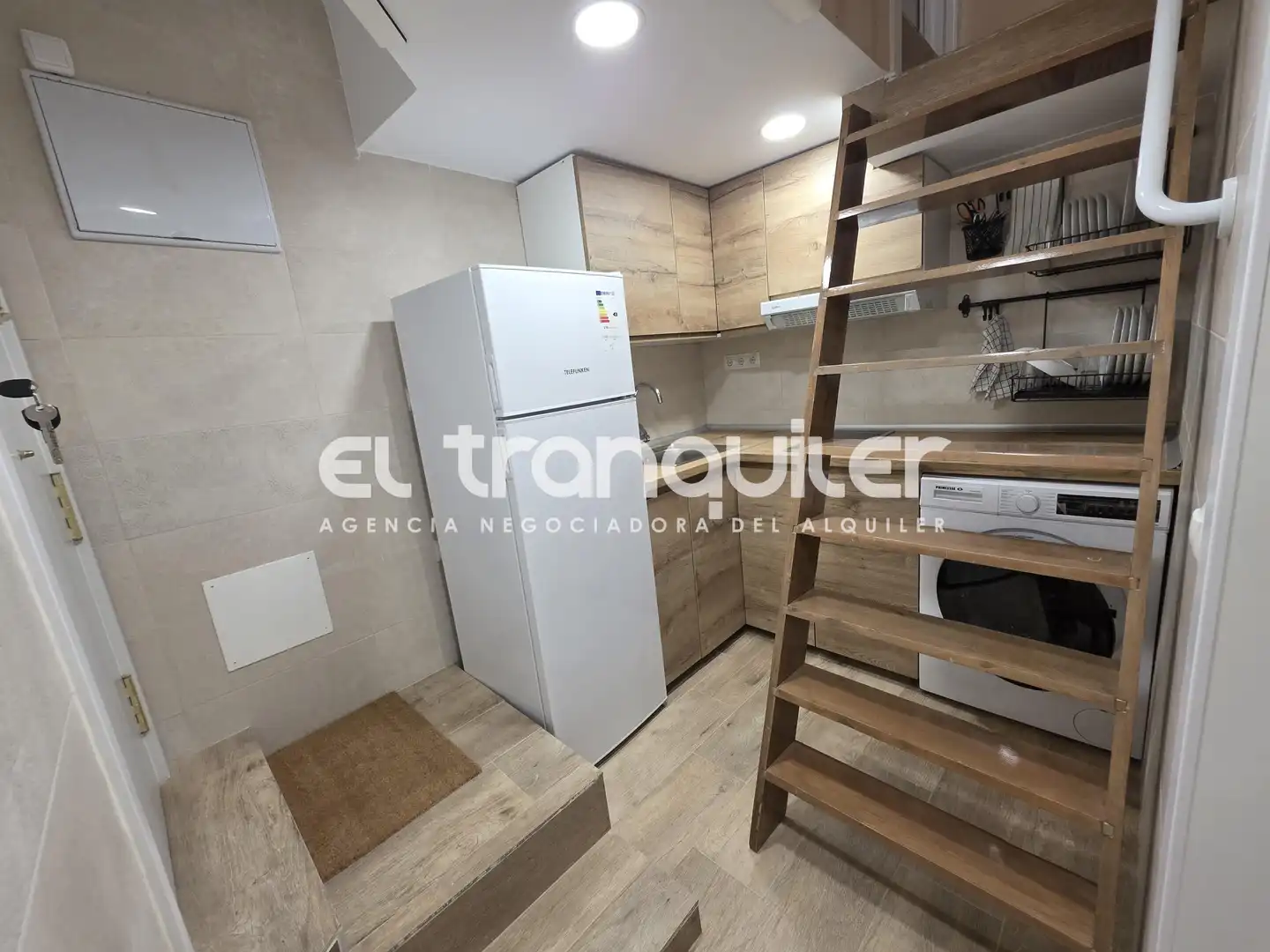 Kitchen of Duplexes for rent in Madrid  with Furnished and Washing machine