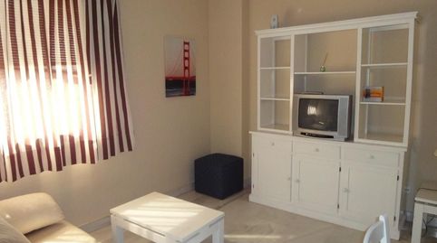 Foto 2 de Apartamento de alquiler en Avenida Alcalde Luis Uruñuela, Urbadiez - Entrepuentes, Sevilla Capital