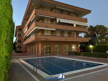 Appartement compact avec piscine à vendre à Avinguda de la Diputació 83