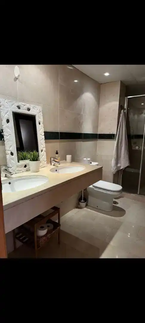 Bany de Apartament per a compartir en Benahavís amb Aire condicionat, Moblat i Forn