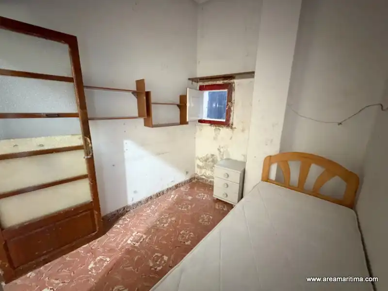 Casa adosada en venta en Valencia con Trastero y Alarma