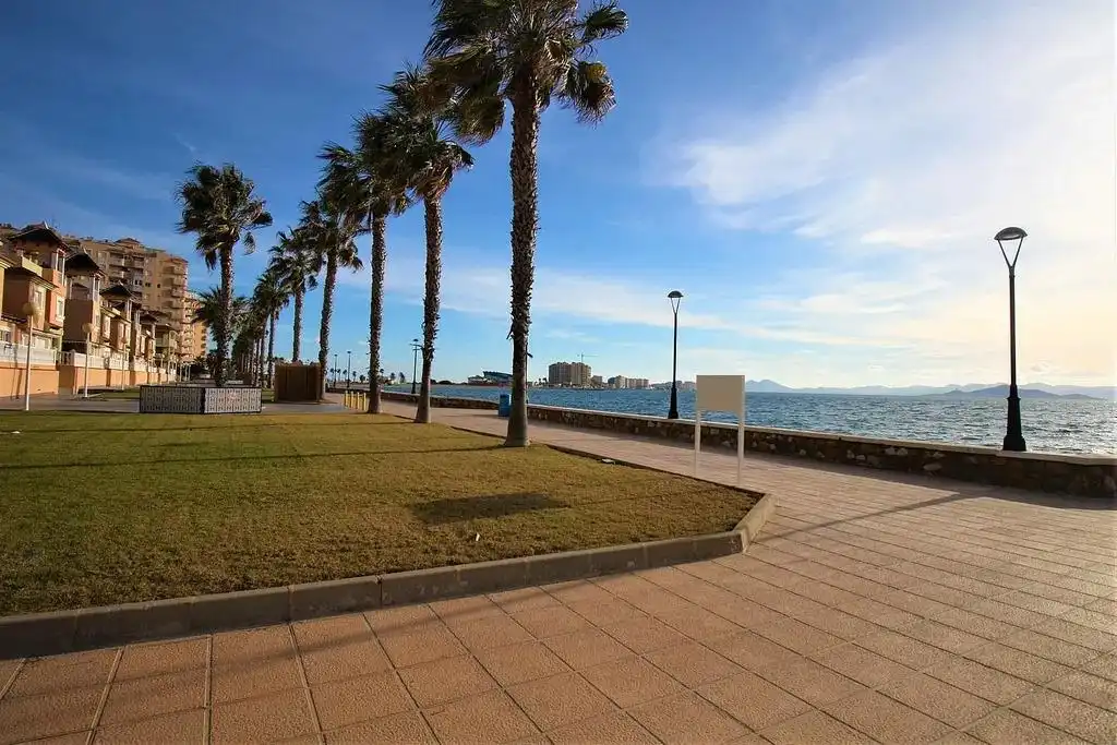 Vista exterior de Apartament en venda en La Manga del Mar Menor amb Aire condicionat, Calefacció i Terrassa