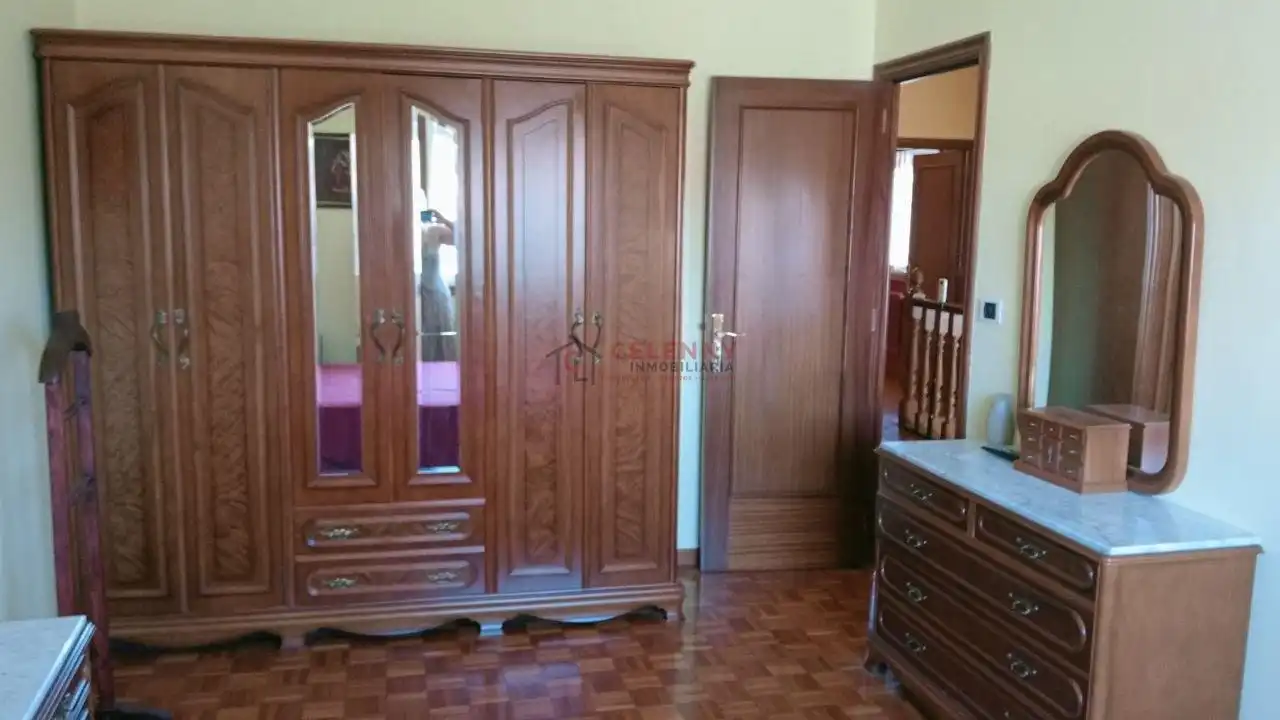 Habitación de Casa o chalet en venta en San Cibrao das Viñas con Calefacción, Jardín privado y Terraza