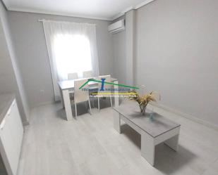 Menjador de Apartament de lloguer en Mérida amb Aire condicionat, Calefacció i Traster