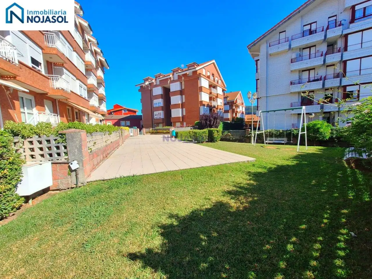 Aparcament de Apartament en venda en Noja amb Calefacció, Terrassa i Moblat