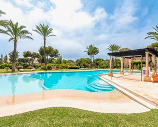 Piscina de Planta baixa en venda en Calvià amb Aire condicionat, Moblat i Piscina comunitària