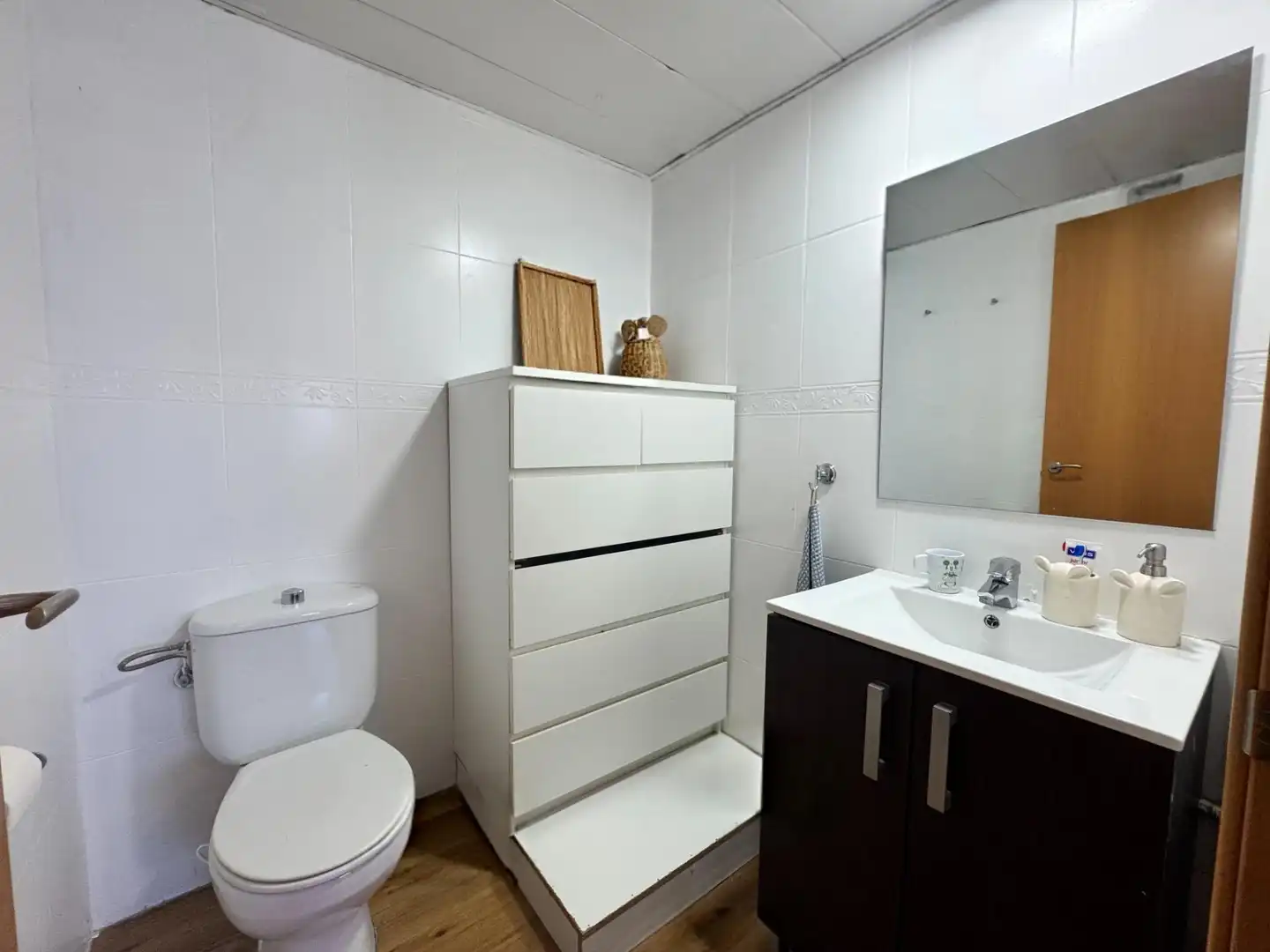 Baño de Piso en venta en Castelldefels con Aire acondicionado, Jardín privado y Amueblado
