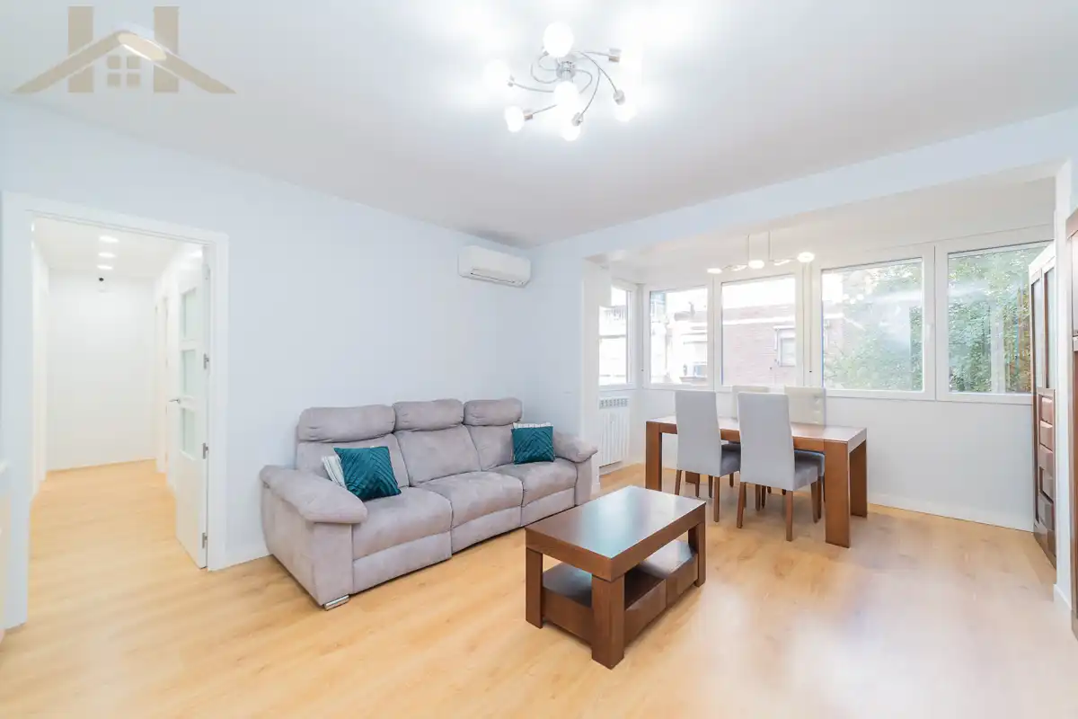 Wohnung mit Pool zum Verkauf in Calle de Nuria 99