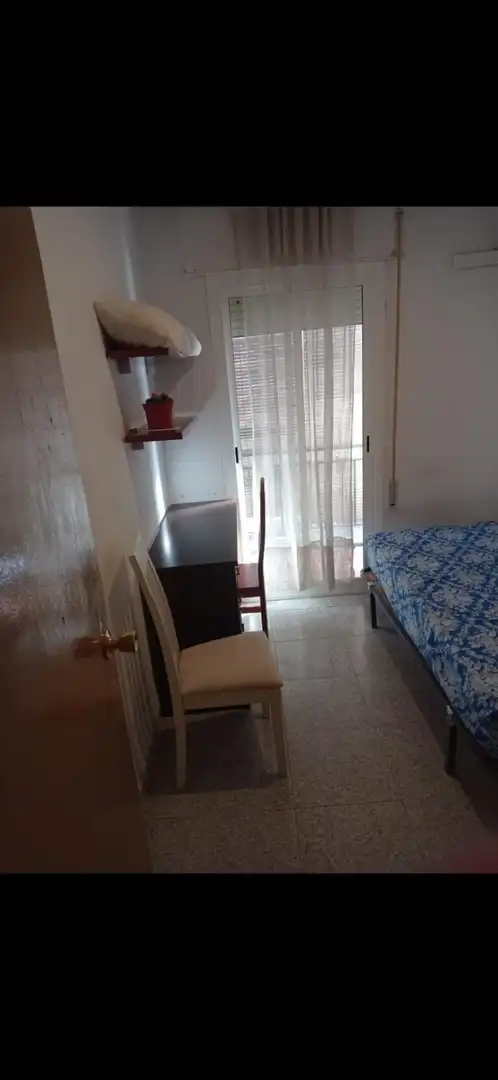 Dormitori de Pis en venda en Córdoba amb Aire condicionat, Terrassa i Moblat