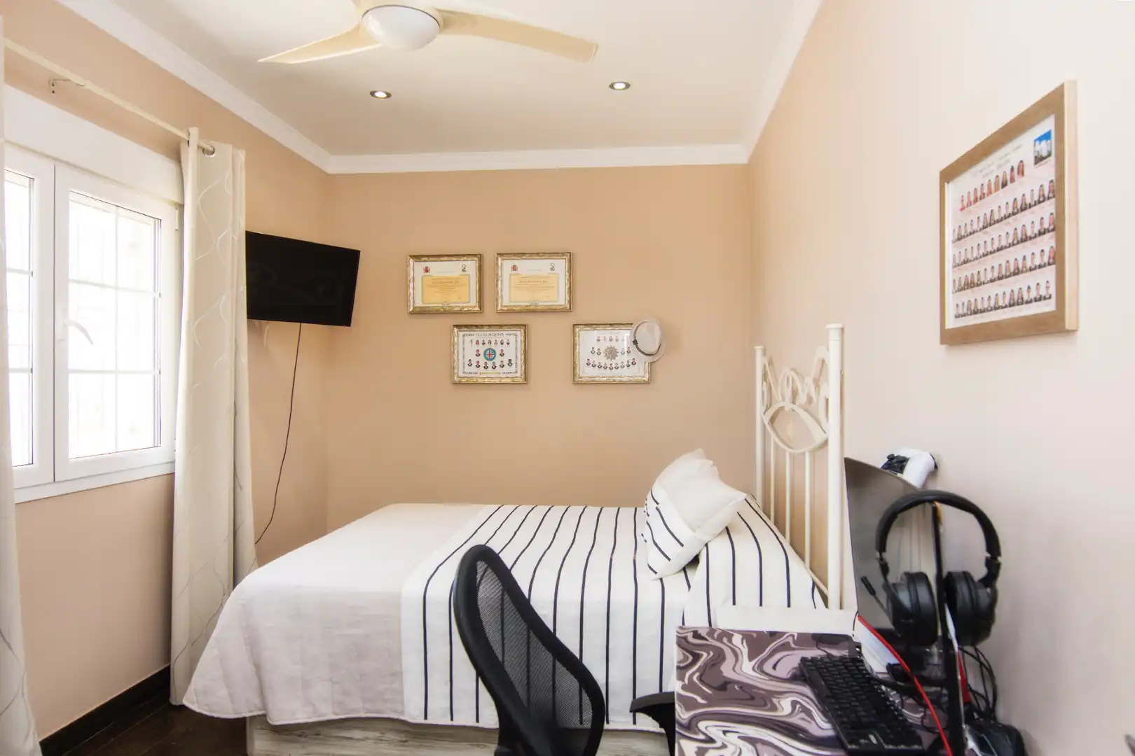 Habitación de Casa o chalet en venta en Carboneras con Aire acondicionado, Calefacción y Jardín privado