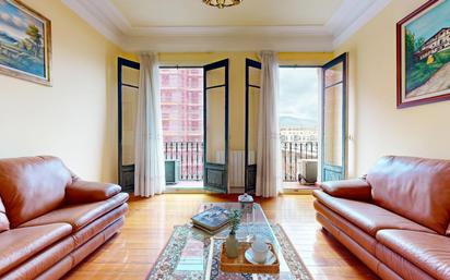 Living room of Flat for sale in Bilbao   with Heating and Balcony