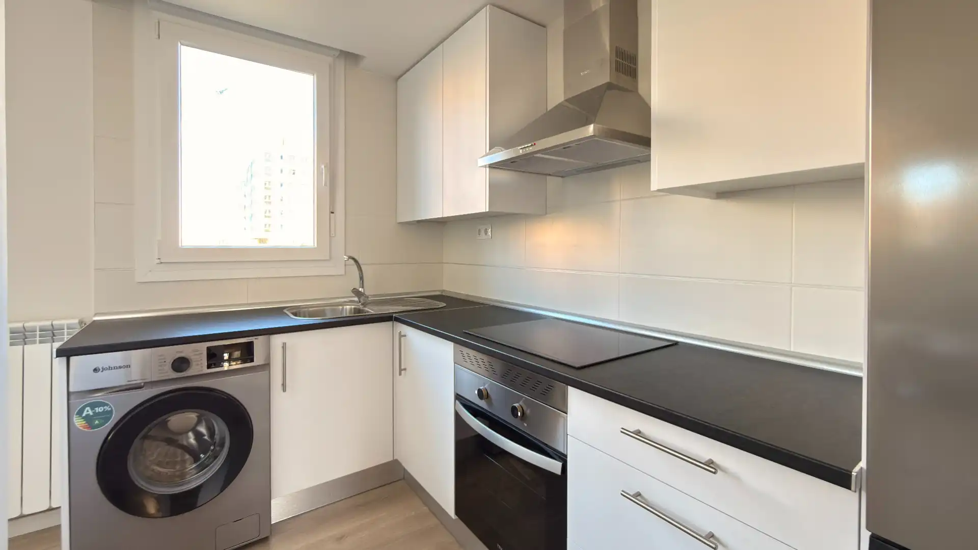 Cocina de Apartamento de alquiler en Tres Cantos con Aire acondicionado, Calefacción y Terraza