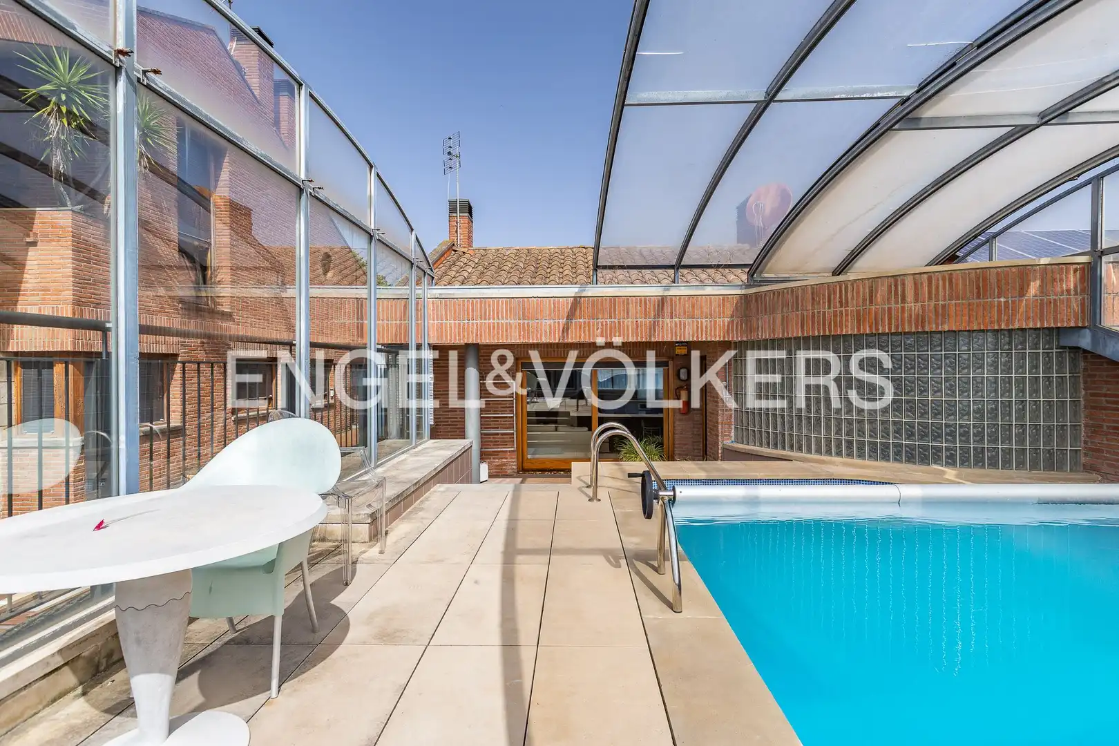 Piscina de Casa o chalet en venta en Sant Cugat del Vallès con Aire acondicionado, Calefacción y Jardín privado