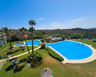 Piscina de Àtic de lloguer en Benahavís amb Aire condicionat, Jardí privat i Parquet