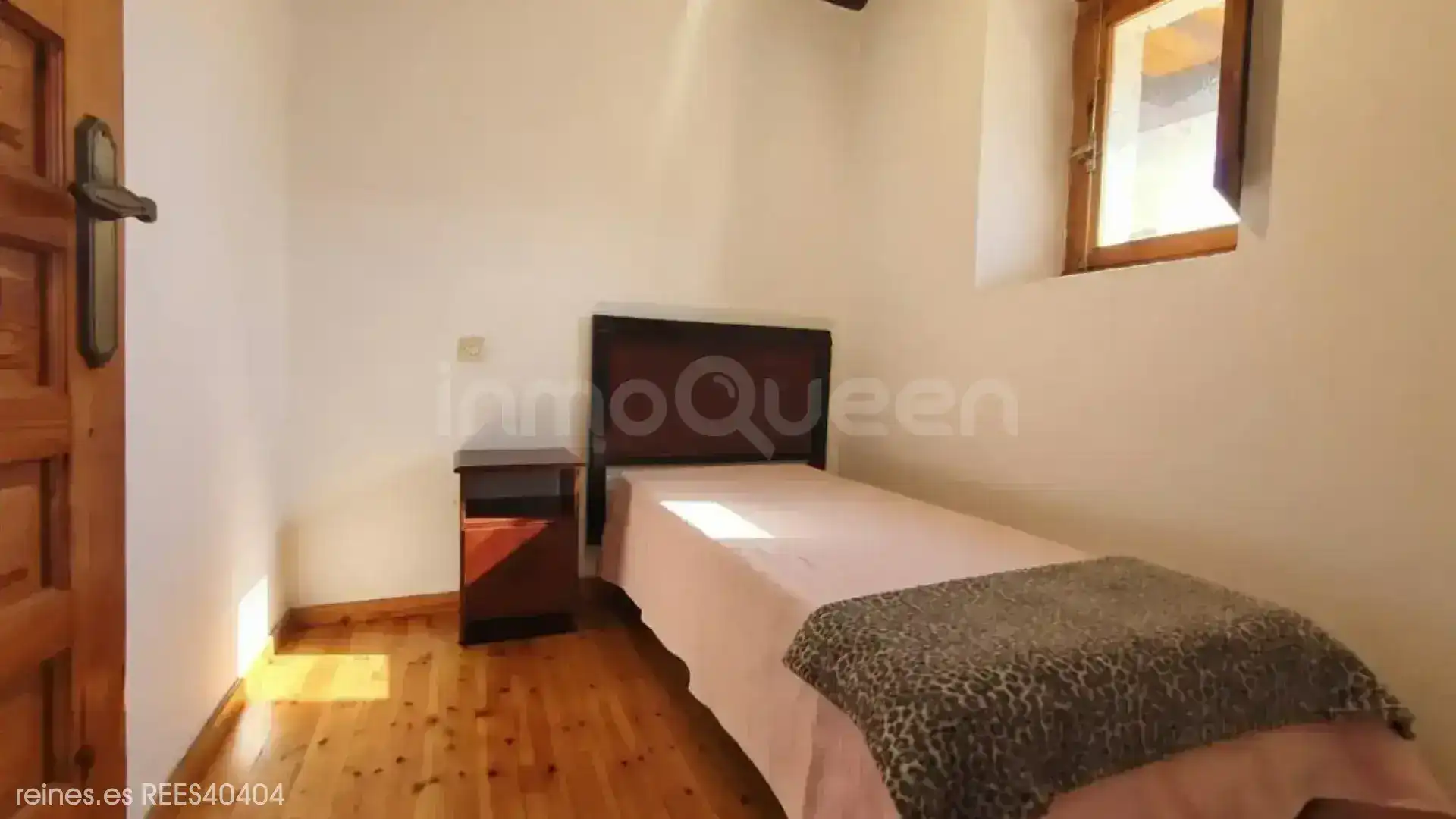 Habitación de Casa o chalet en venta en Peñamellera Alta con Jardín privado, Terraza y Amueblado