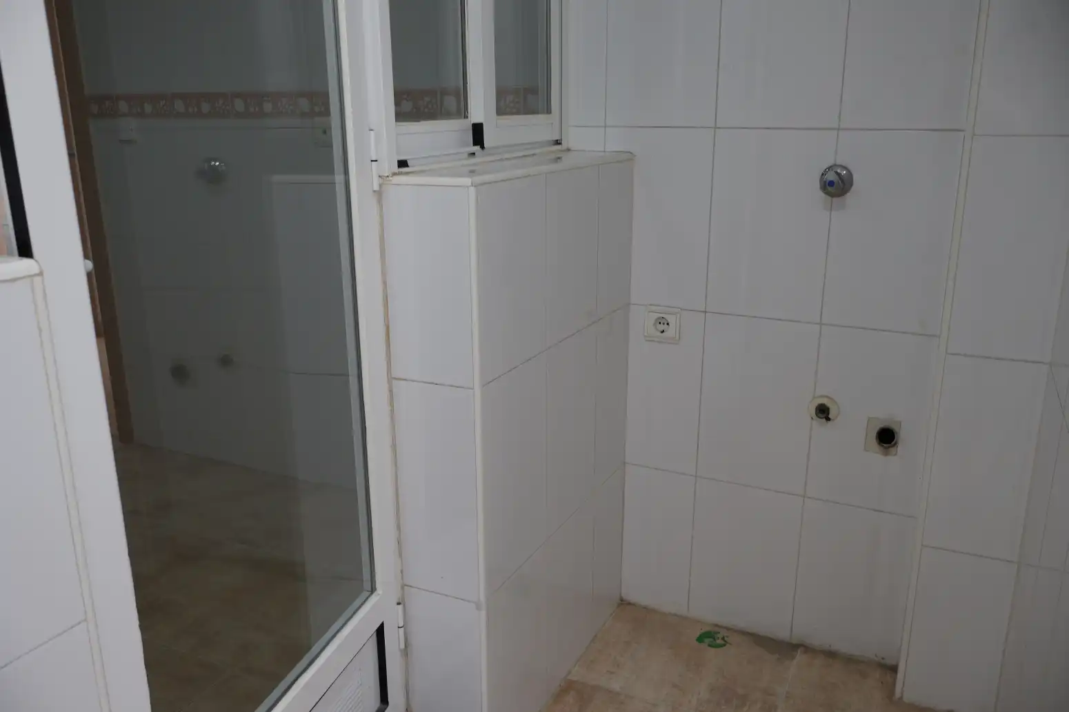 Bathroom of Flat for sale in Torrent  with Air Conditioner, Storage room and Balcony