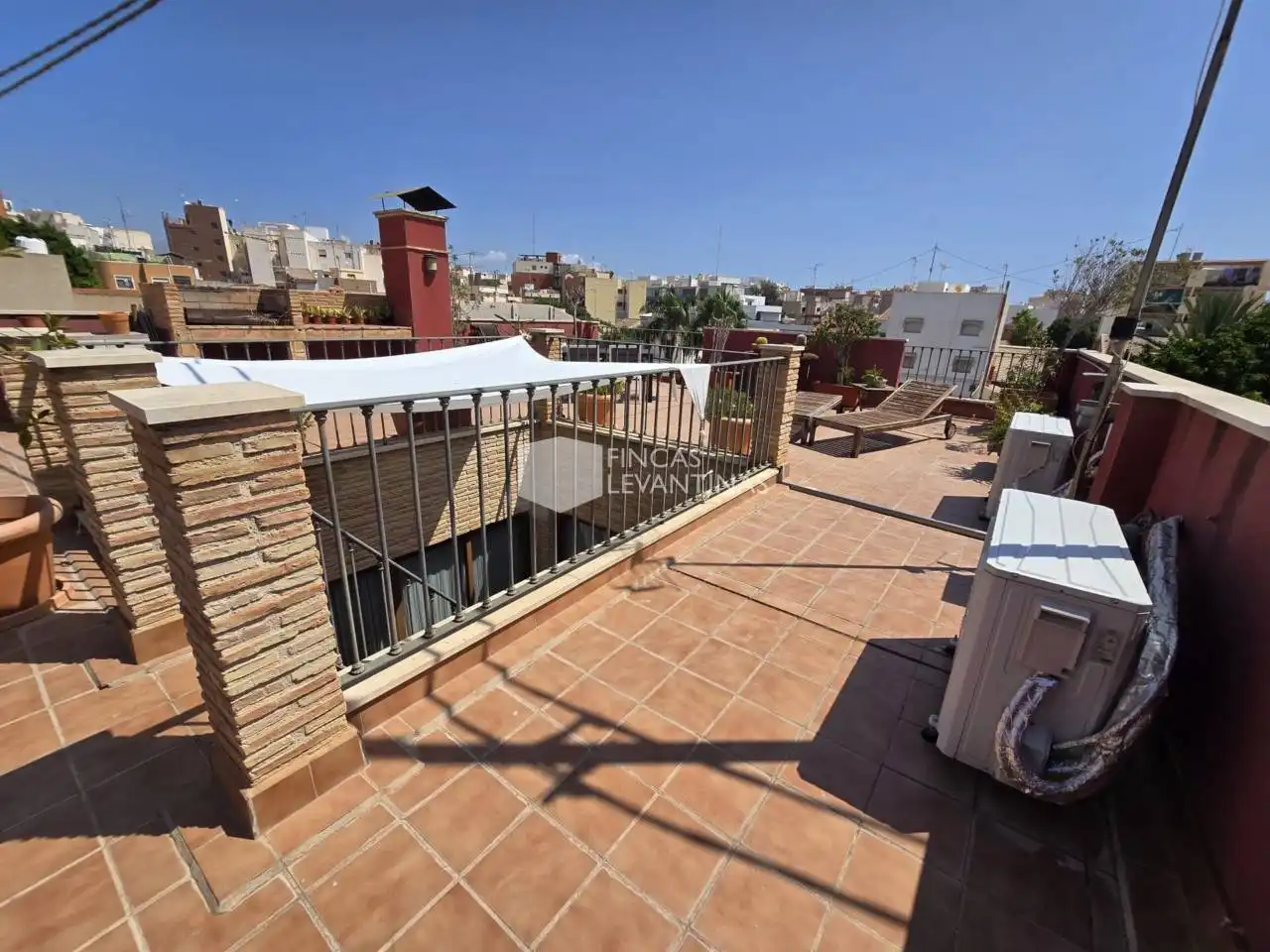 Terraza de Casa o chalet en venta en San Vicente del Raspeig / Sant Vicent del Raspeig con Terraza y Amueblado