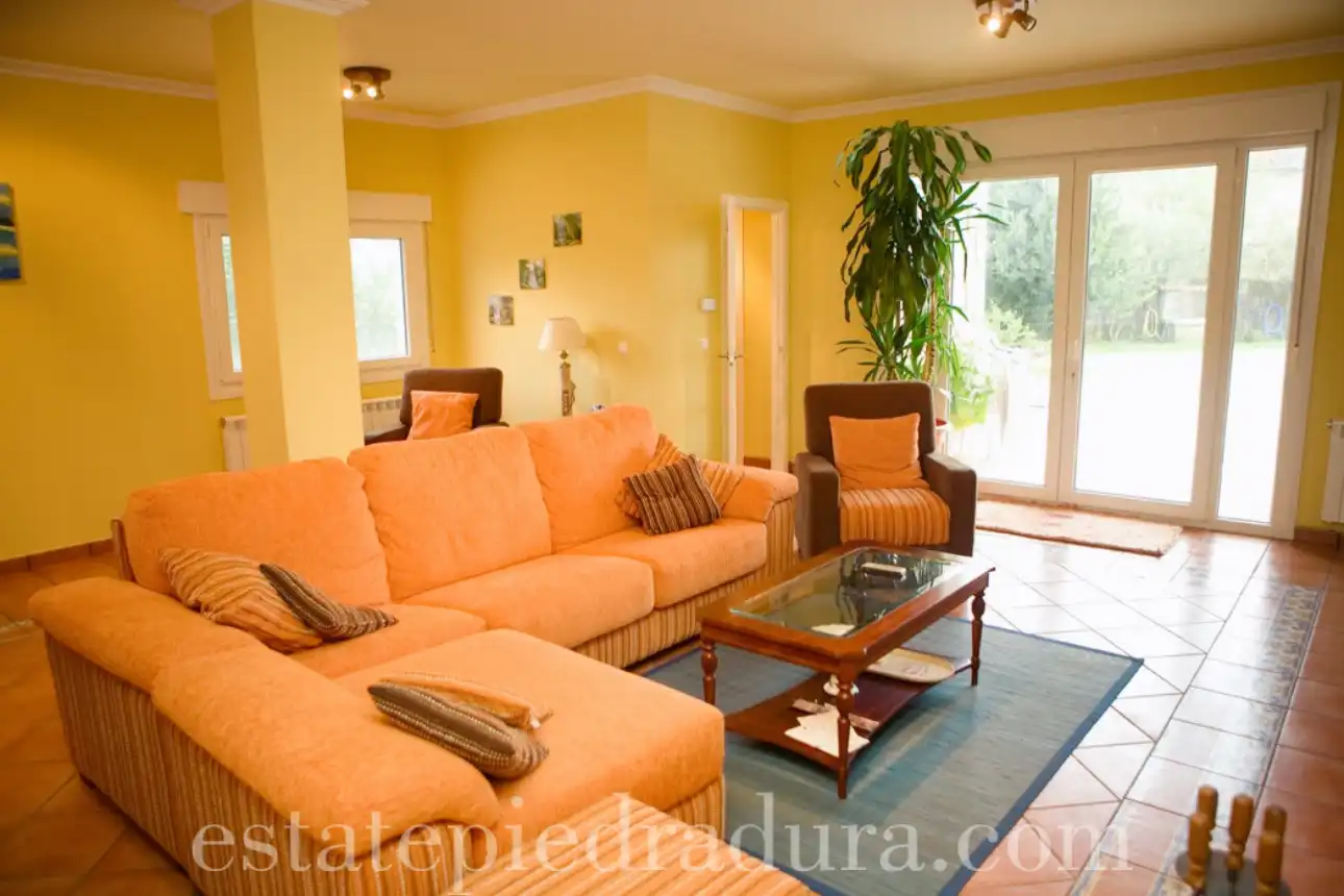 Sala de estar de Casa o chalet en venta en Pontevedra Capital  con Calefacción, Jardín privado y Terraza