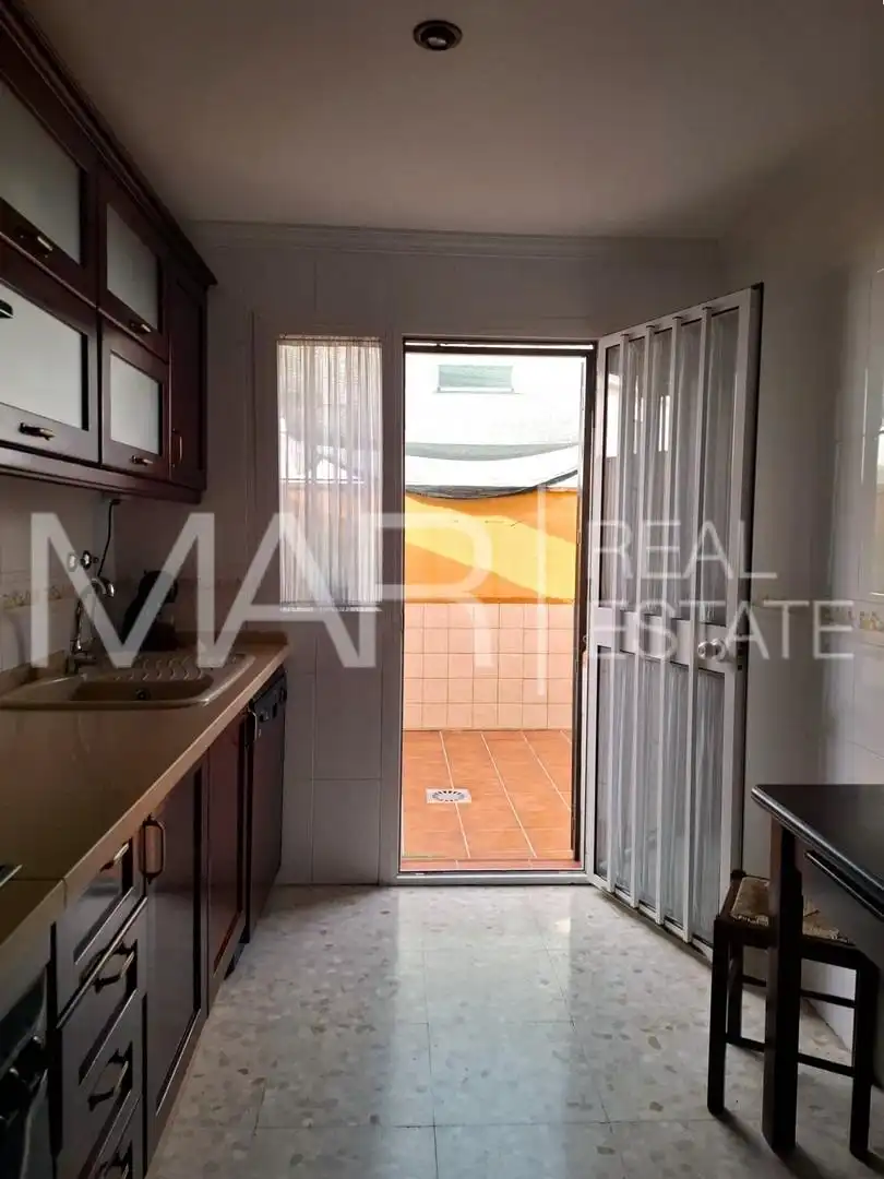 Cocina de Casa adosada en venta en Chiclana de la Frontera con Aire acondicionado y Balcón