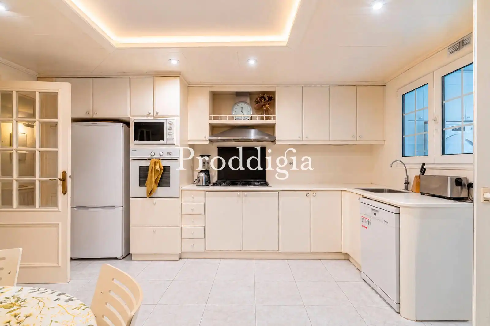 Cocina de Piso en venta en Sant Cugat del Vallès con Calefacción, Jardín privado y Terraza