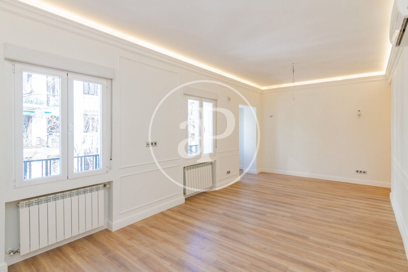 Sala d'estar de Pis en venda en  Madrid Capital amb Aire condicionat i Calefacció