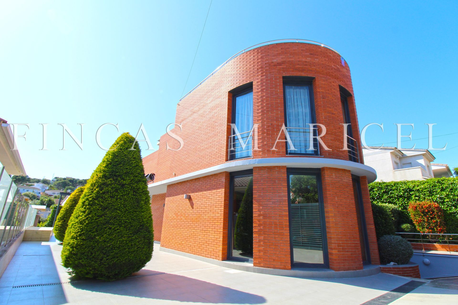 Vista exterior de Casa o xalet en venda en Calafell amb Aire condicionat, Calefacció i Jardí privat