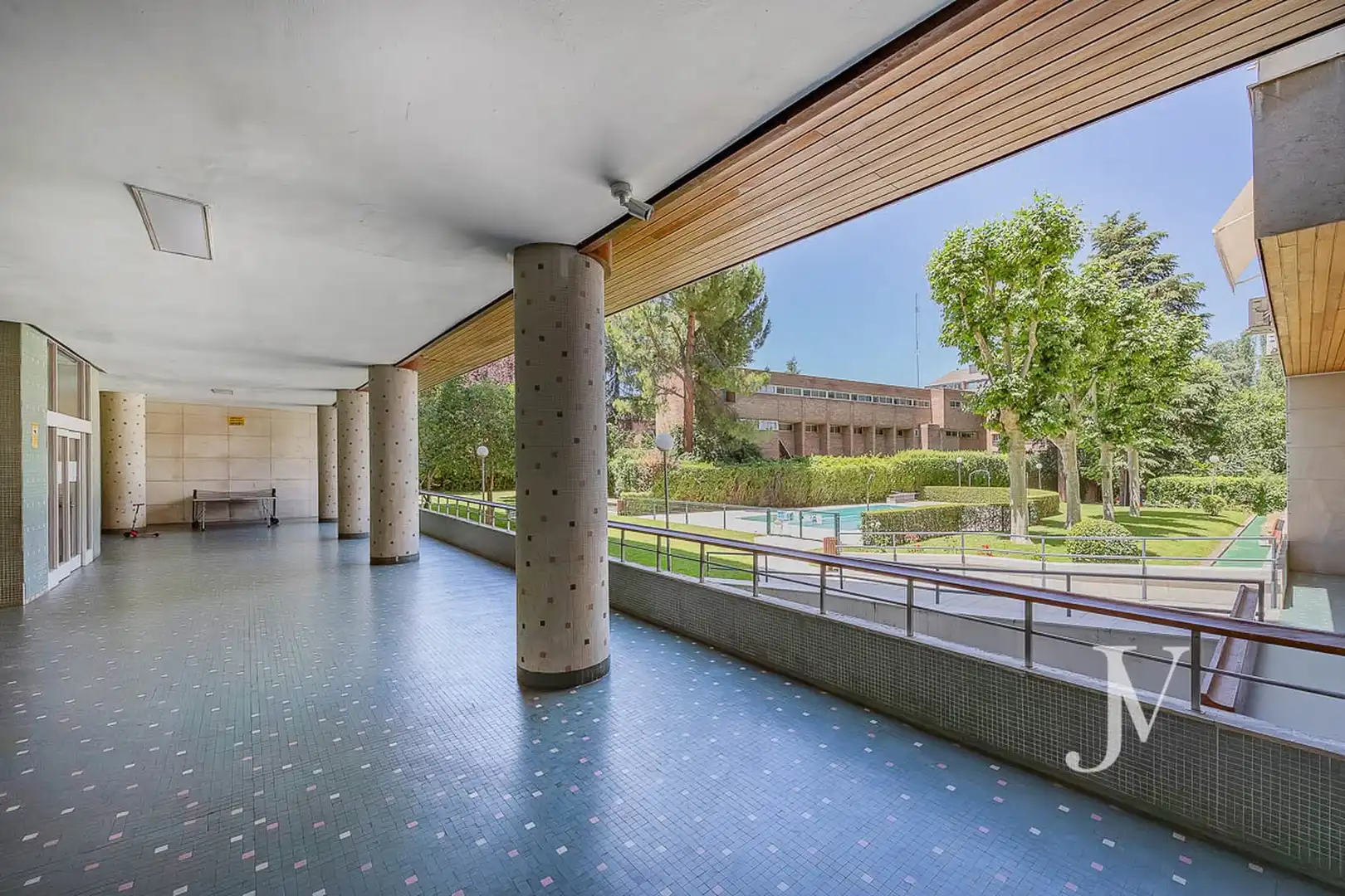 Exterior view of Office for sale in Madrid  with Air Conditioner, Heating and Internet