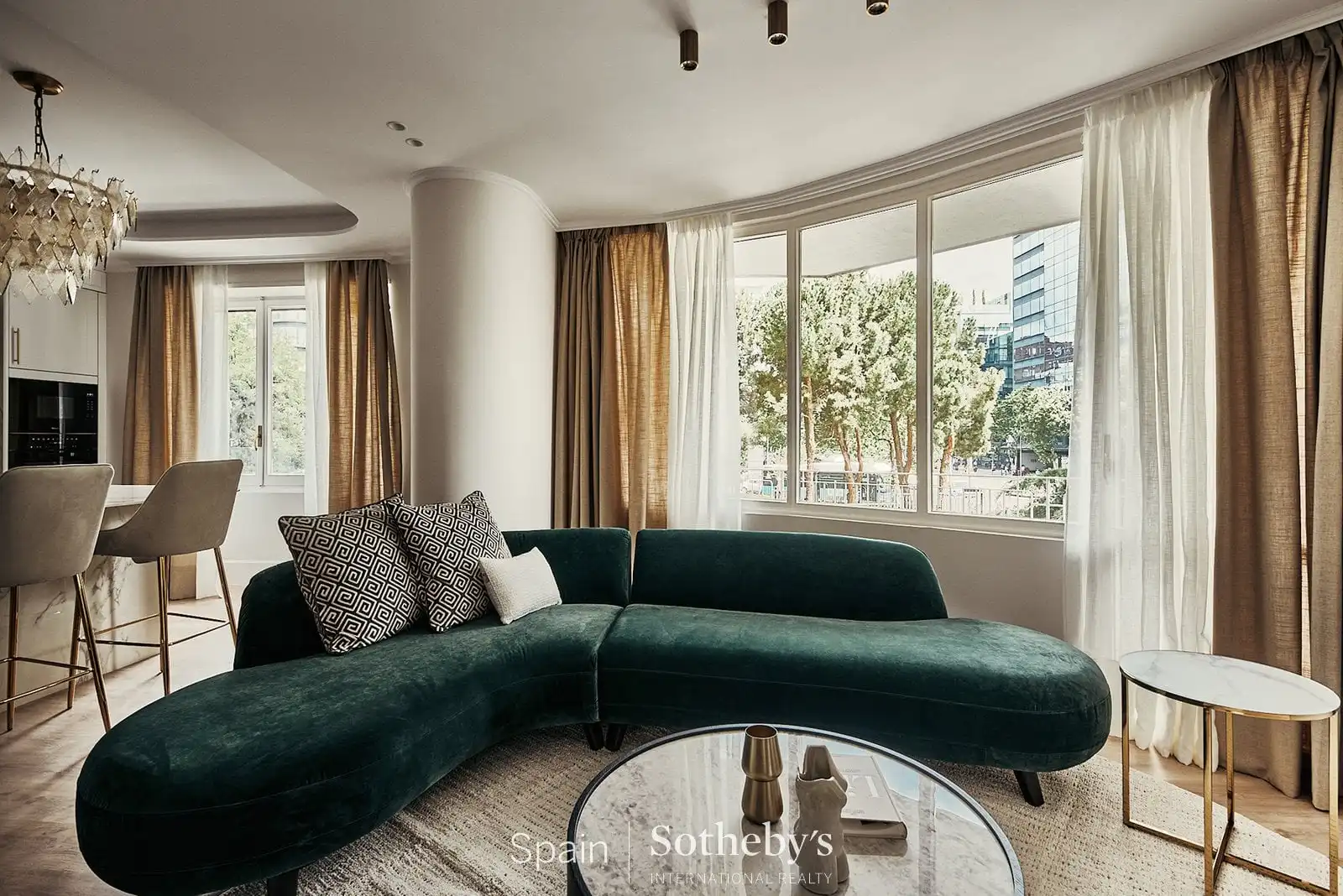 Living room of Apartments for sale in Madrid  with Air Conditioner, Heating and Terrace
