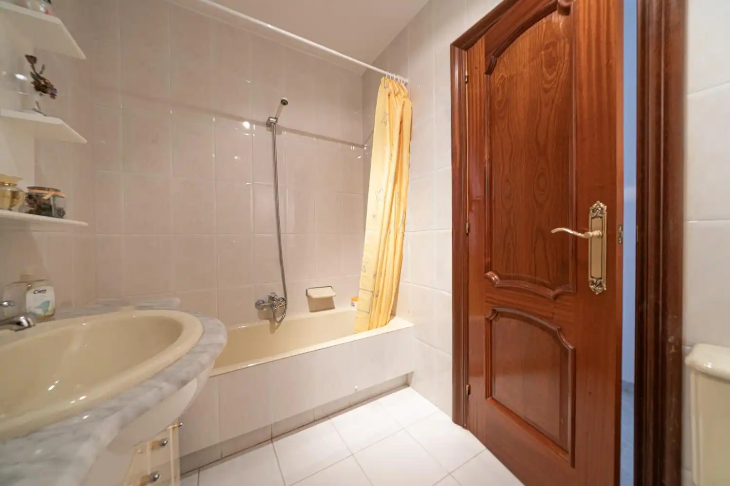 Baño de Ático en venta en Motril con Aire acondicionado y Balcón