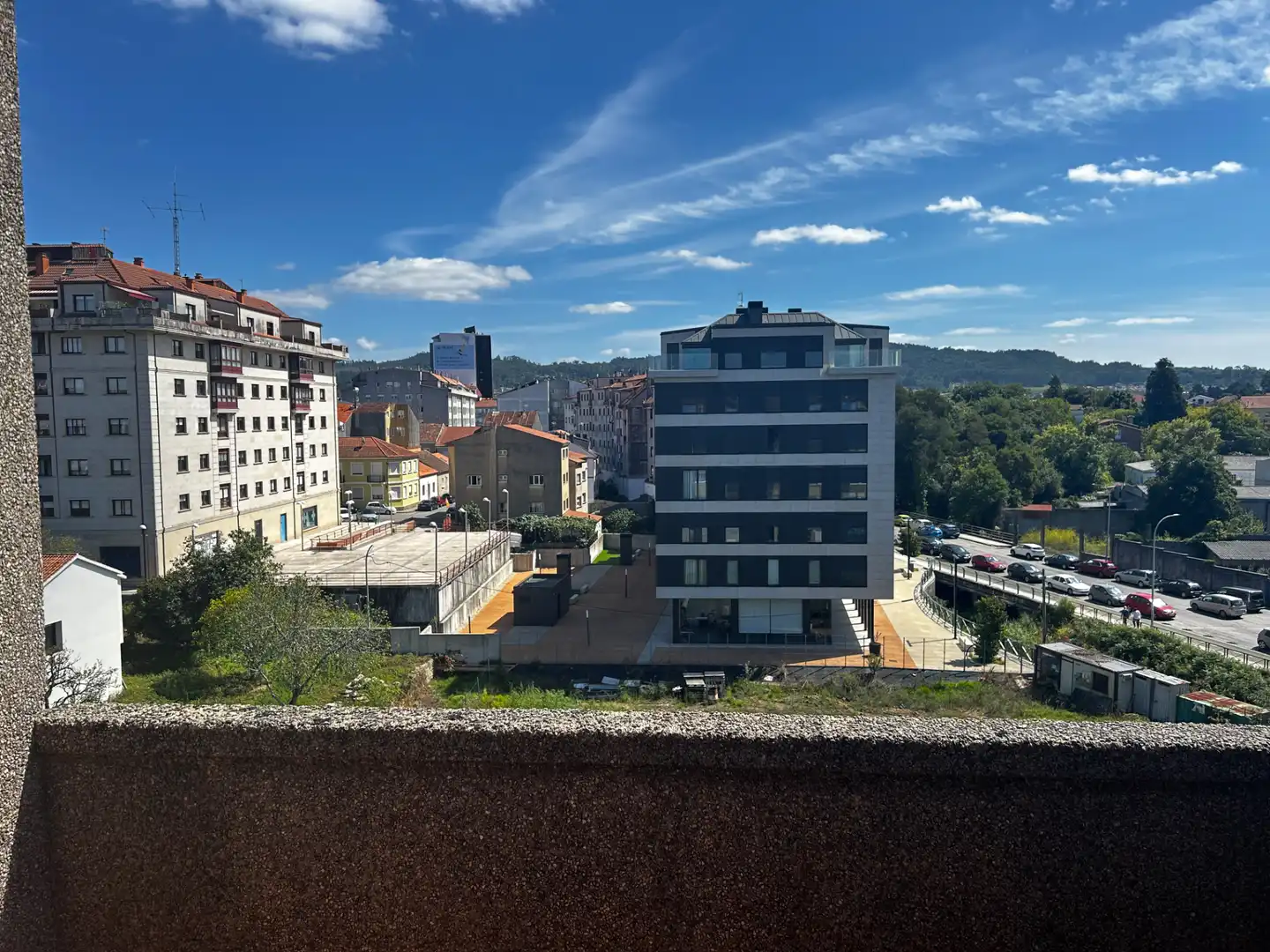 Vista exterior de Àtic en venda en Vilagarcía de Arousa amb Calefacció, Parquet i Terrassa