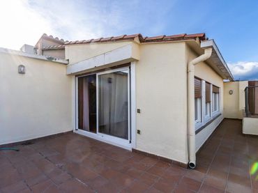Duplex with balcony for sale in Centre - Sant Oleguer