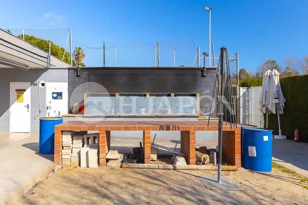 Vista exterior de Àtic en venda en Montgat amb Aire condicionat, Calefacció i Terrassa