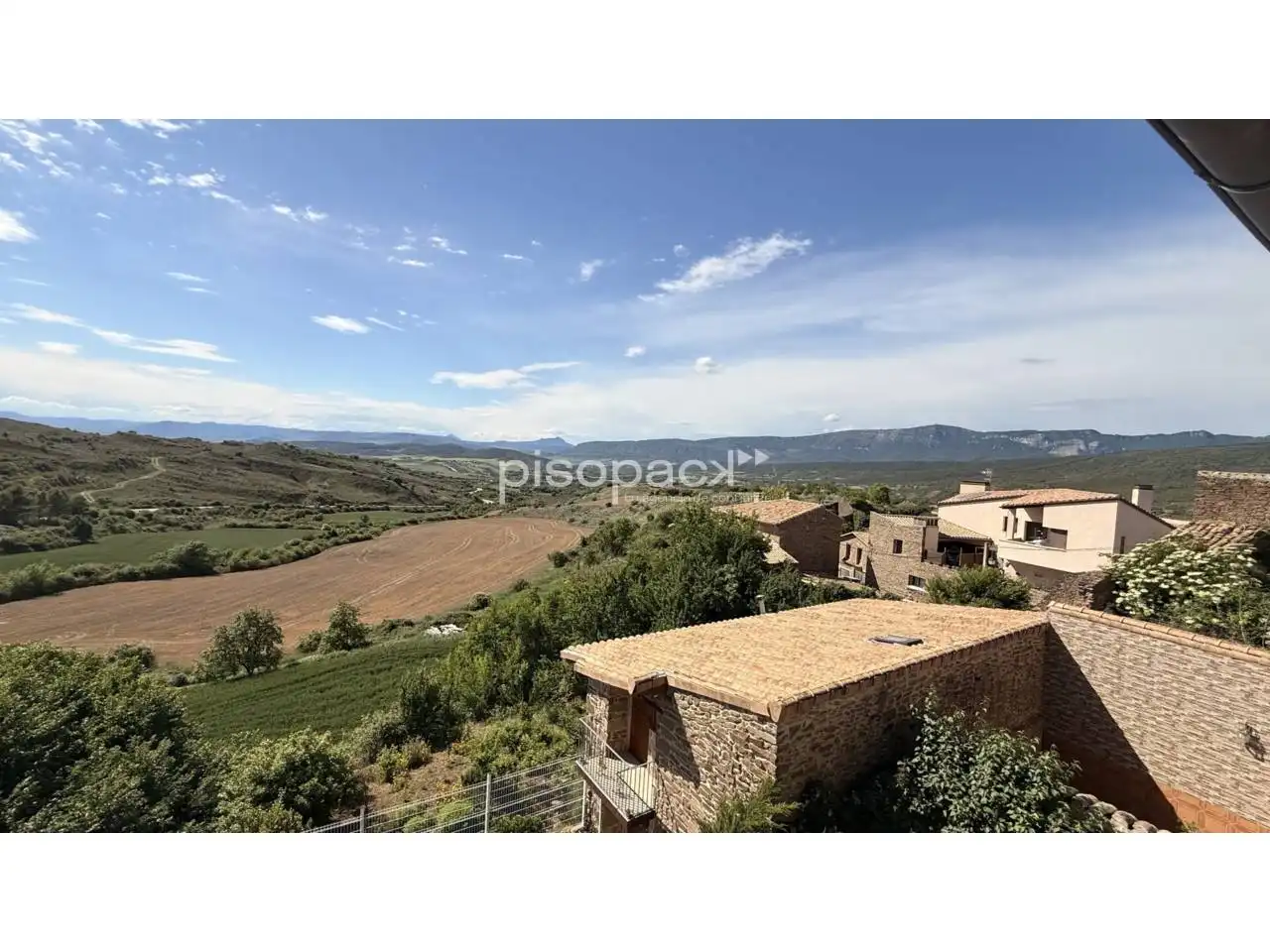 Casa o xalet en venda en Undués de Lerda amb Calefacció, Jardí privat i Parquet