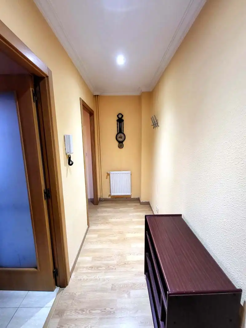 Piso de alquiler en Vigo  con Calefacción, Trastero y Amueblado