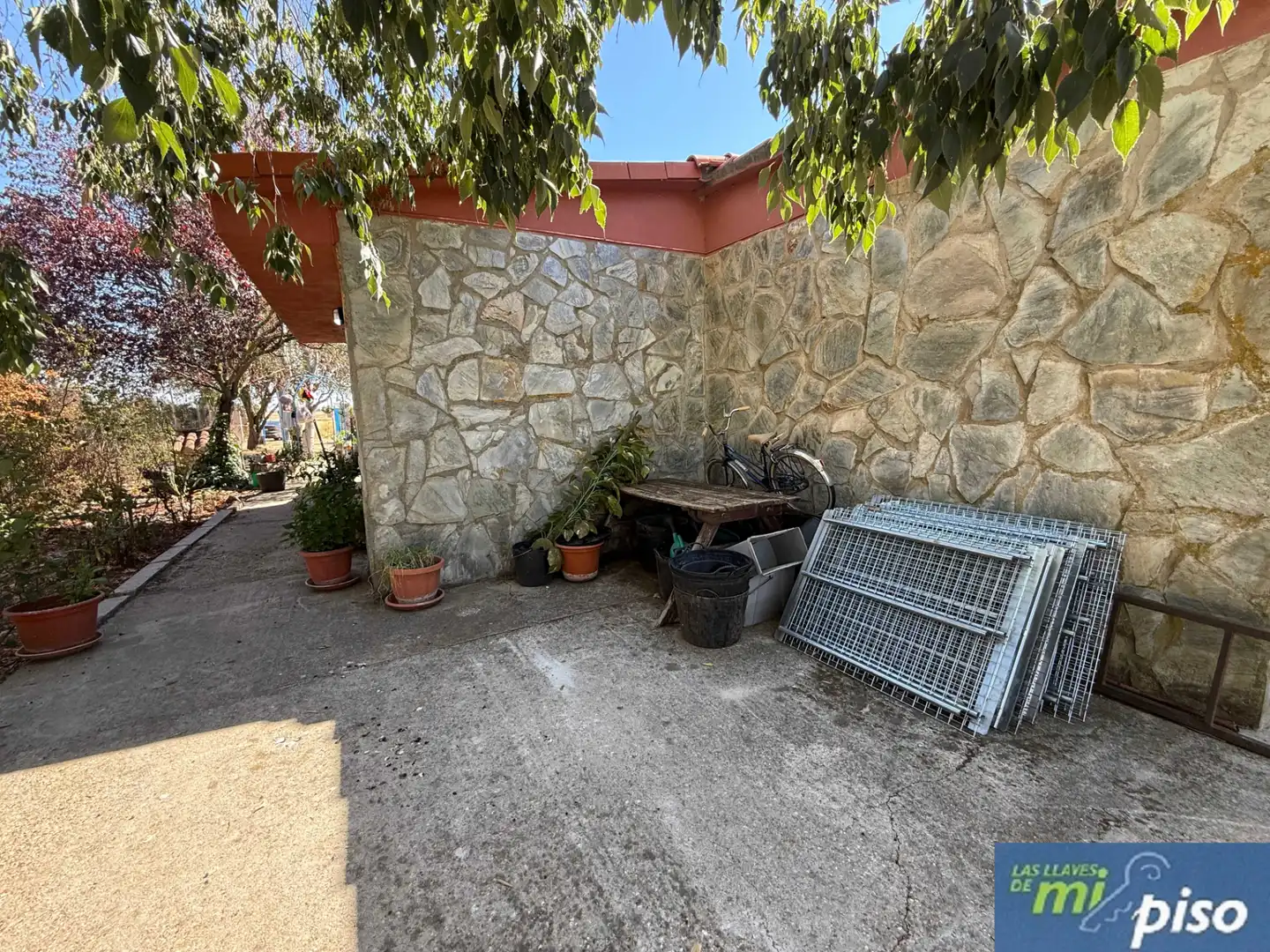 Parkplatz von Haus oder Chalet zum Verkauf in Cigales mit Privatgarten, Parkett und Terrasse